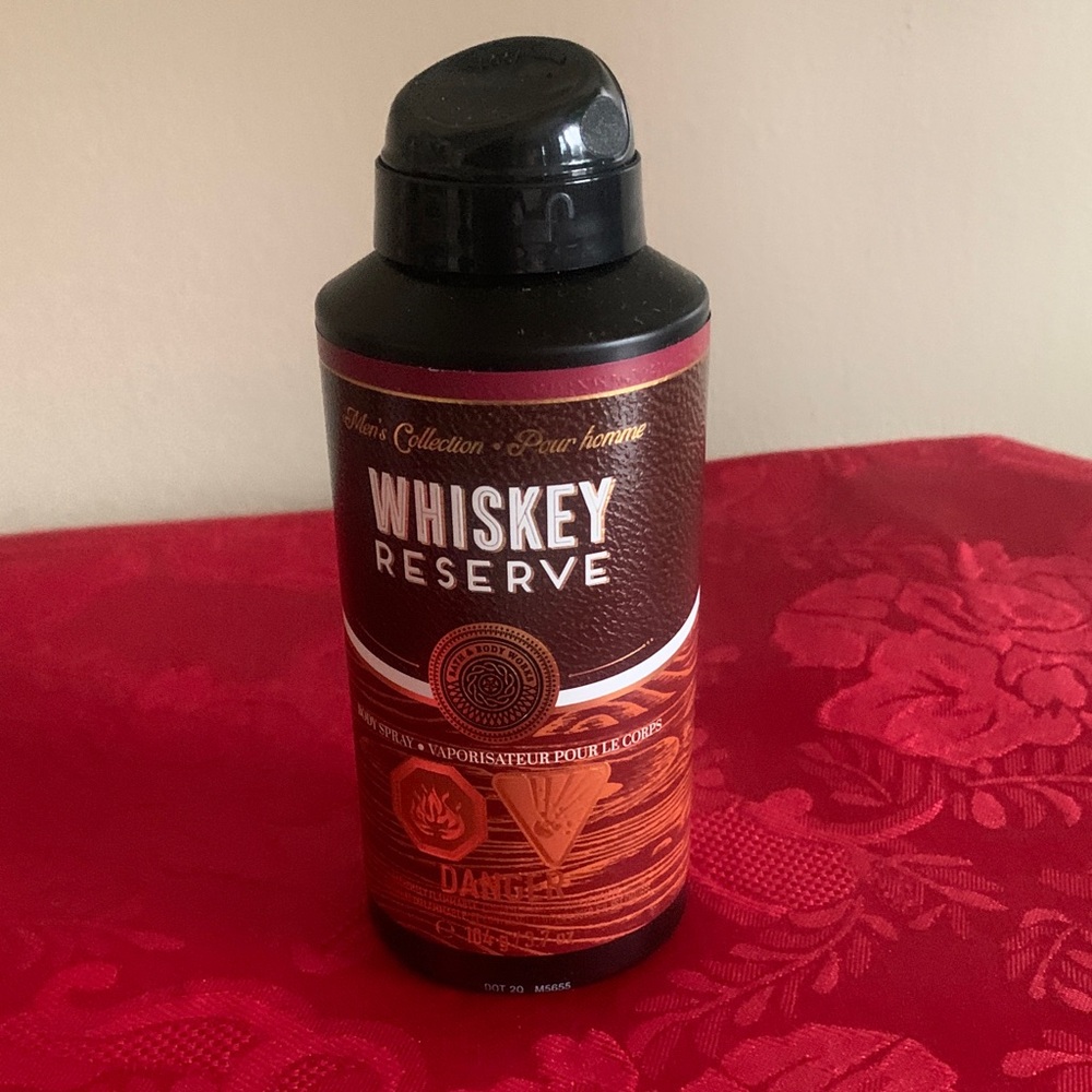 Bath & Body Works Whiskey Reserve Body Spray - Black and Brown 725